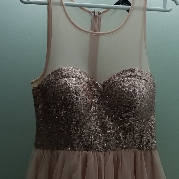 Midcut Pink Dress - Picture 2 of 4